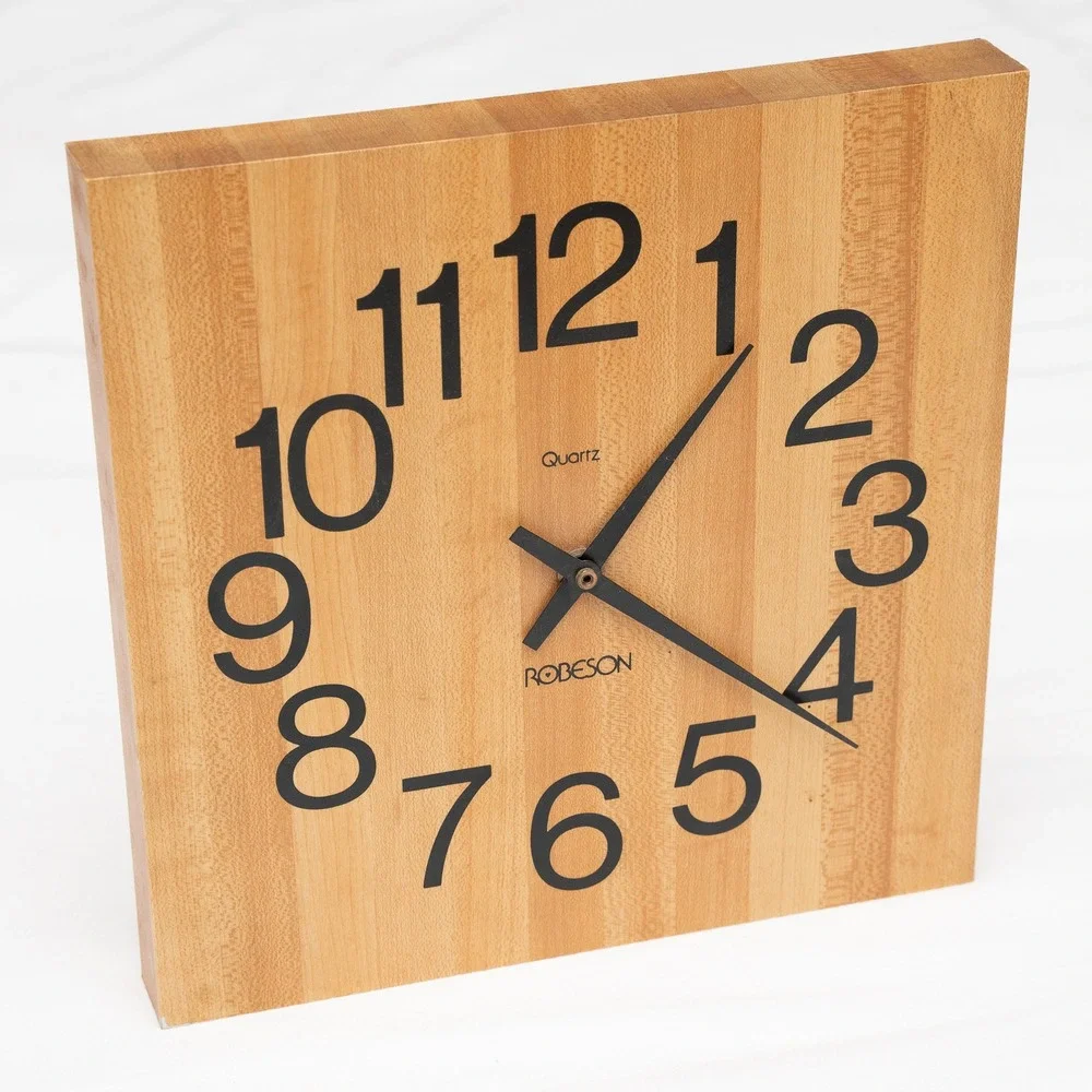 Vtg Robeson Quartz Wall Clock Made USA Model 2517 MCM Helvetica Face Clock WORKS